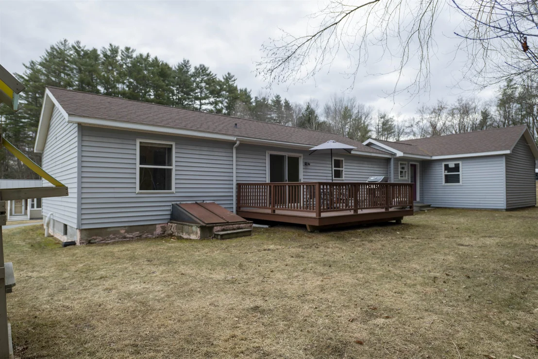 Photo of 401 Colonial
