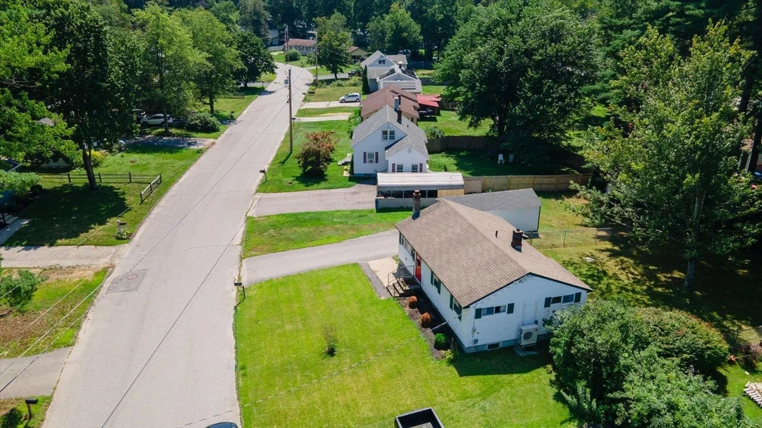 Photo of 46 Laura