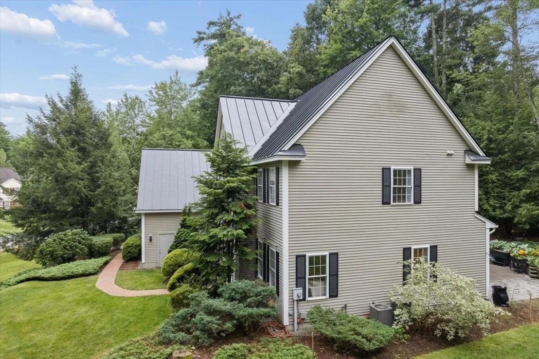 Photo of 75 Tirrell