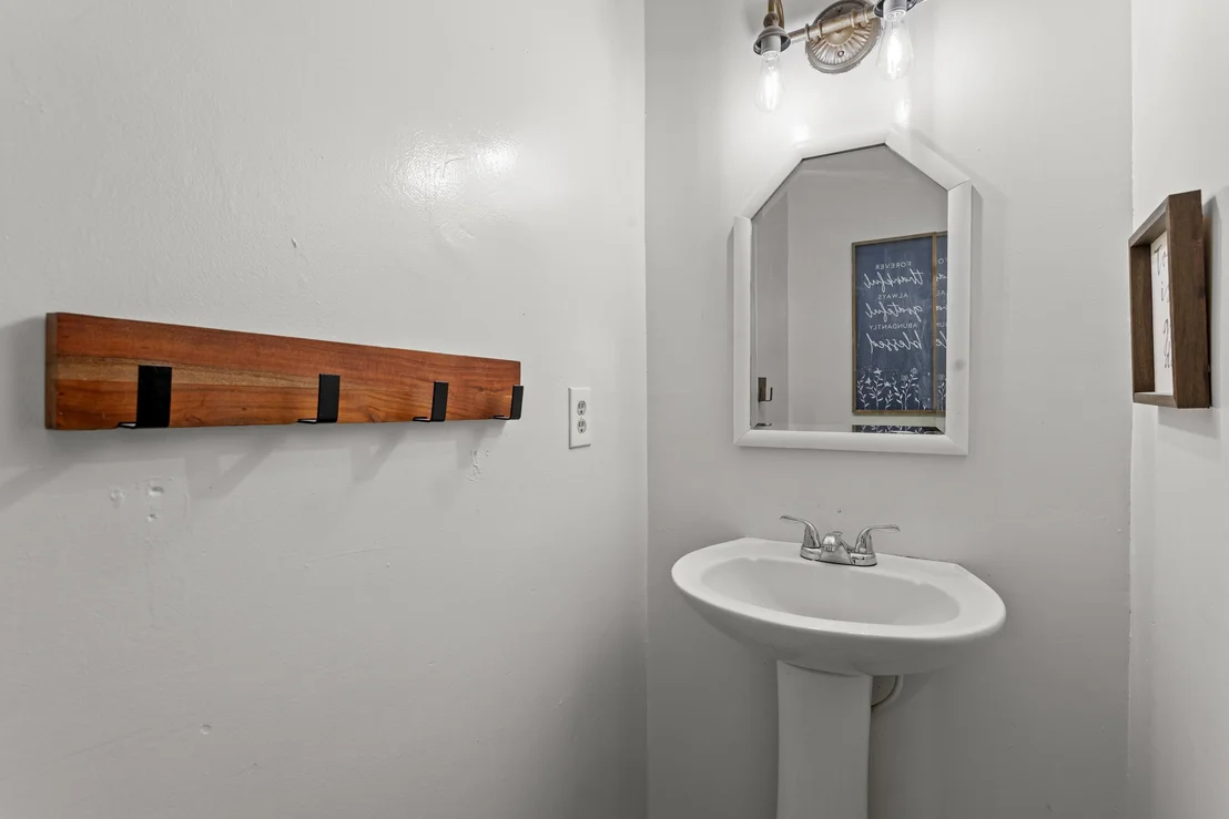 Photo of 23 Hitching Post