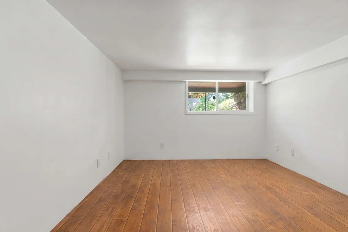 Photo of 215 Stocker Pond