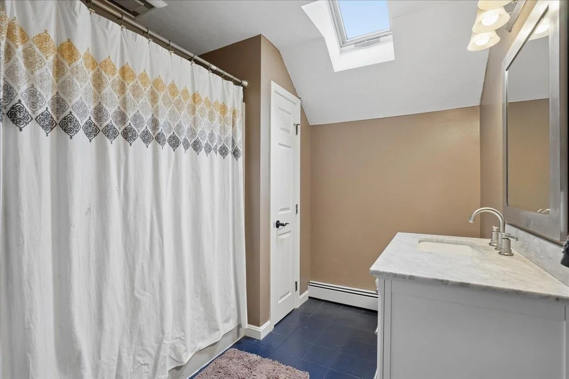 Photo of 72 Oakmont