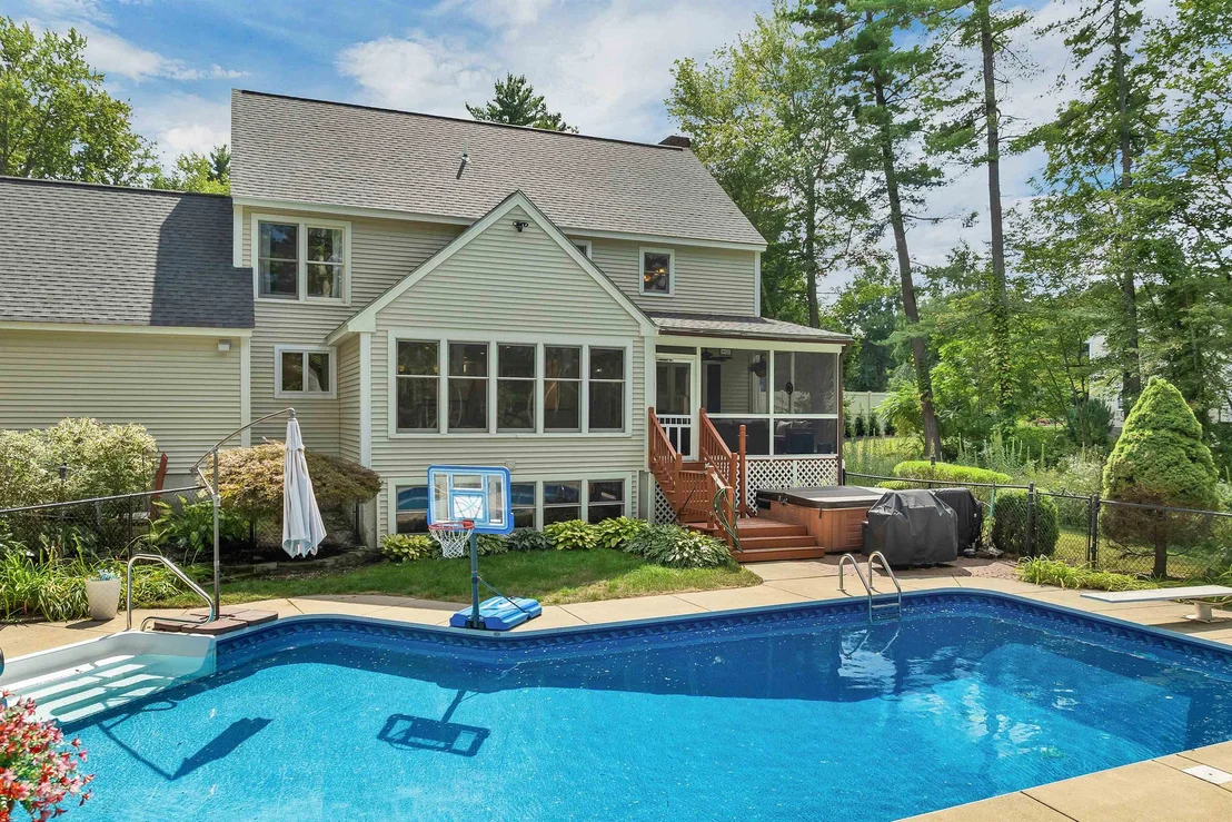 Photo of 27 Oakmont