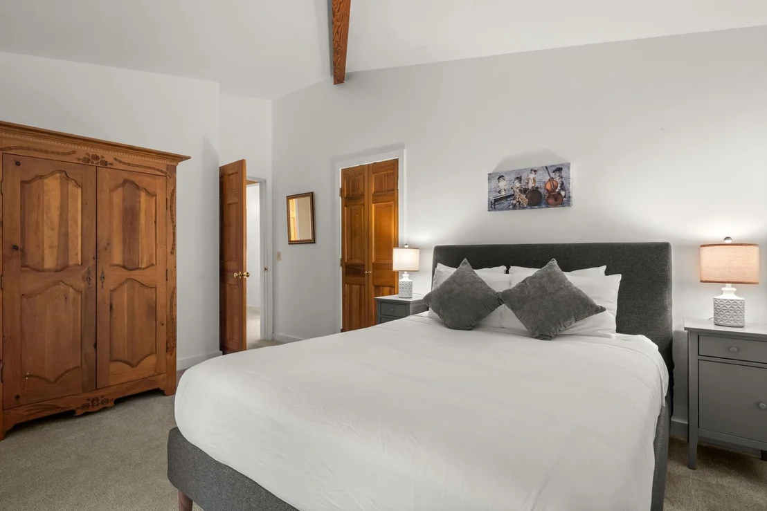 Photo of 835 Alpine View