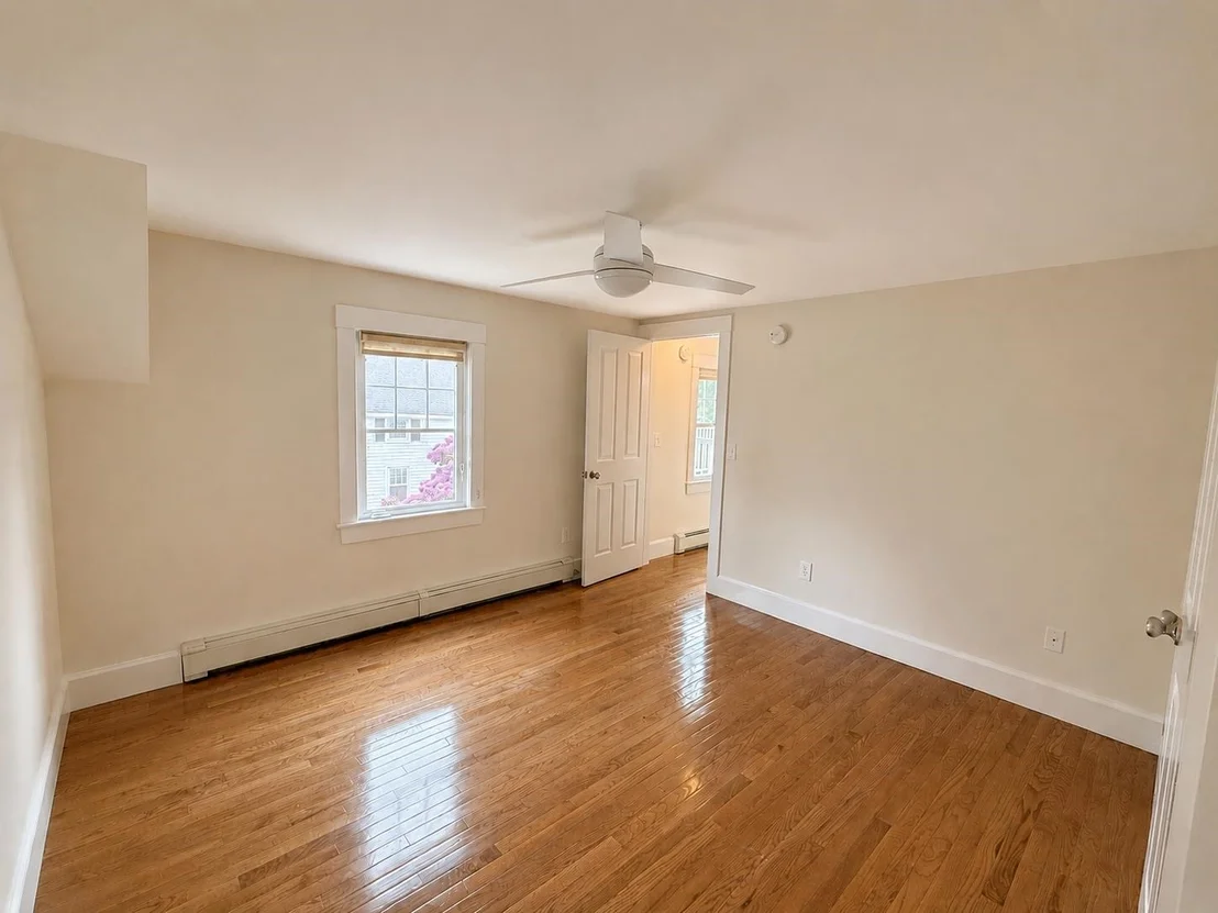 Photo of Unit 3 at 32 Cable