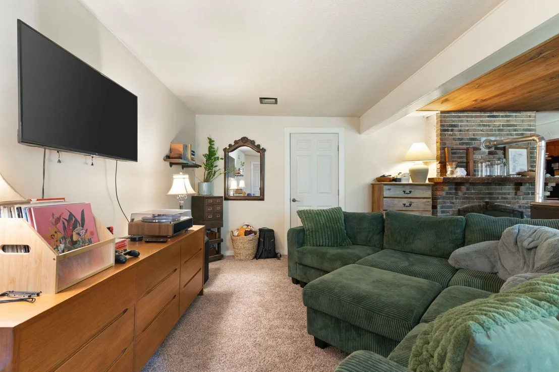 Photo of 13 Brookside