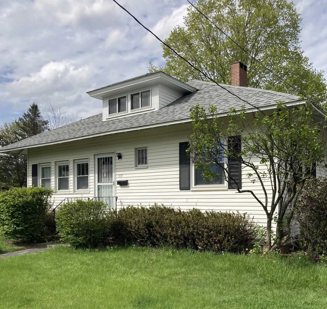 Photo of 371 Washington
