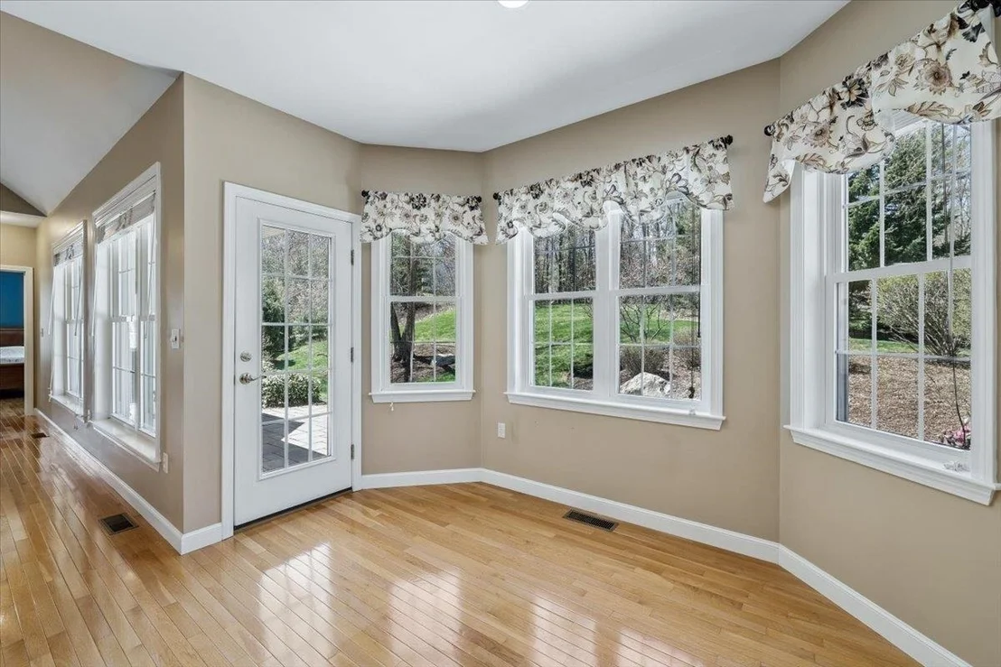 Photo of 32 White Pine