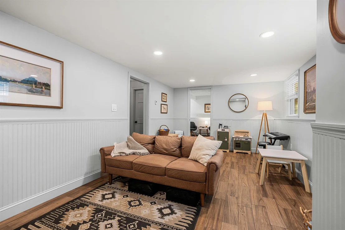 Photo of 20 Hawkview