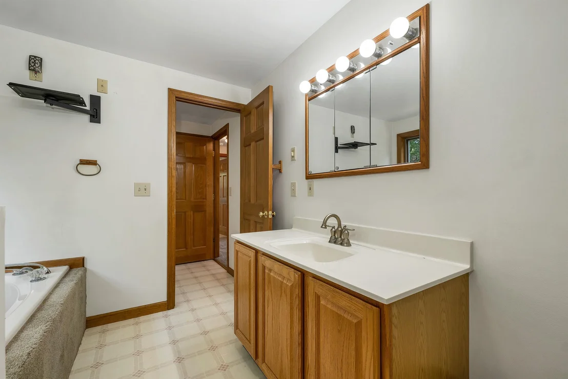 Photo of 952 Plains