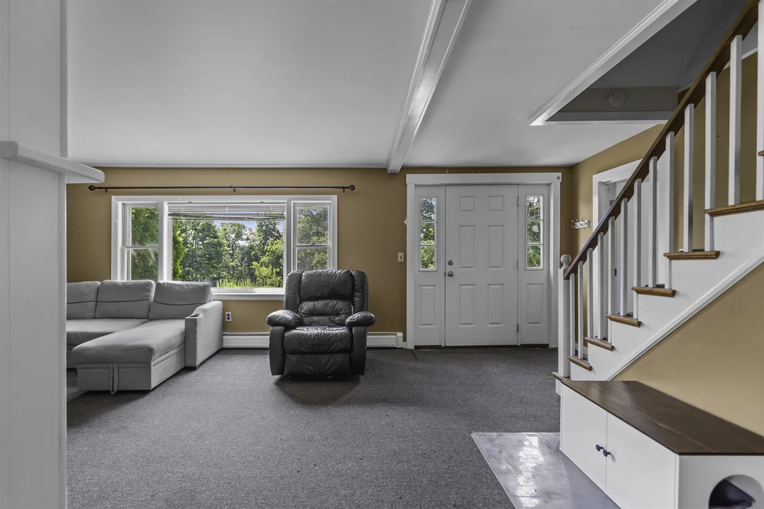 Photo of 385 Burnham Intervale