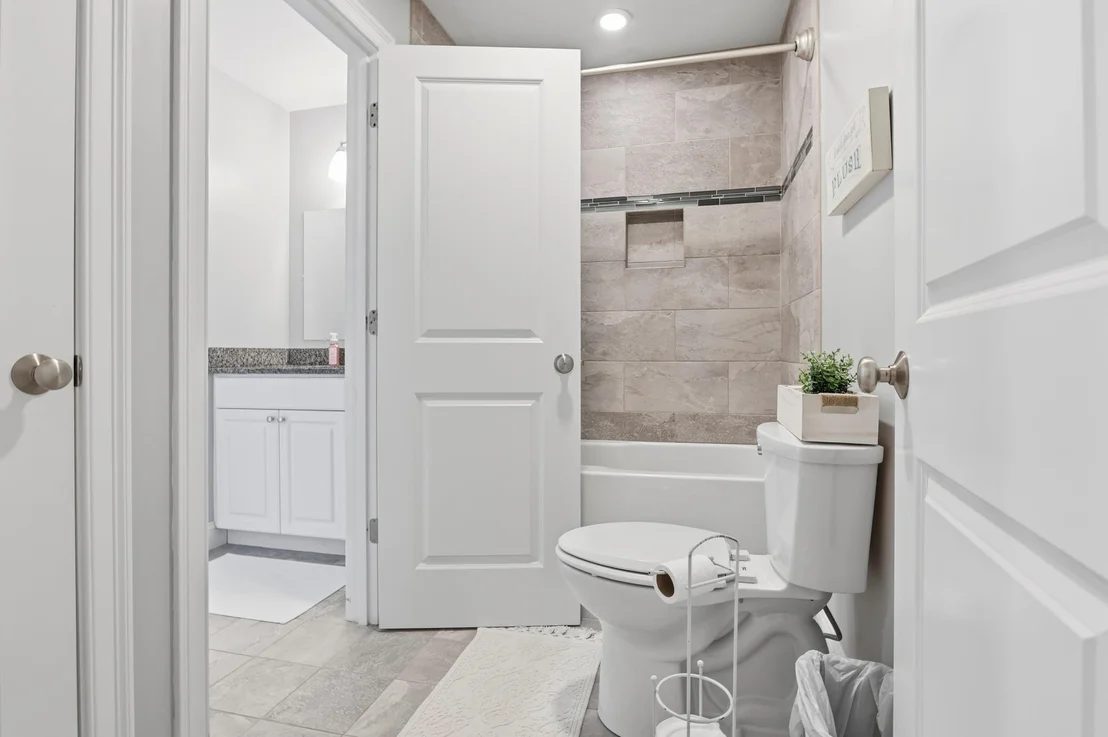 Photo of 28 Lamplighter