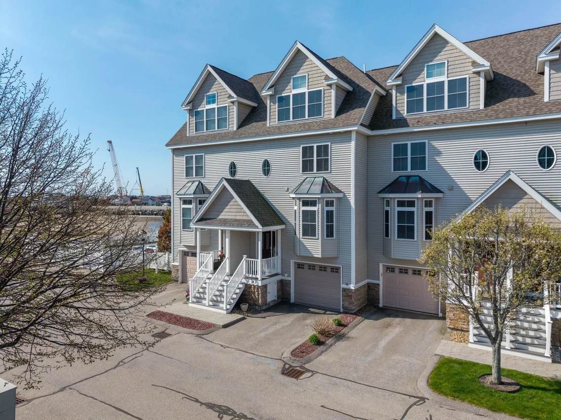 Photo of Unit 4 at 24 Harbor