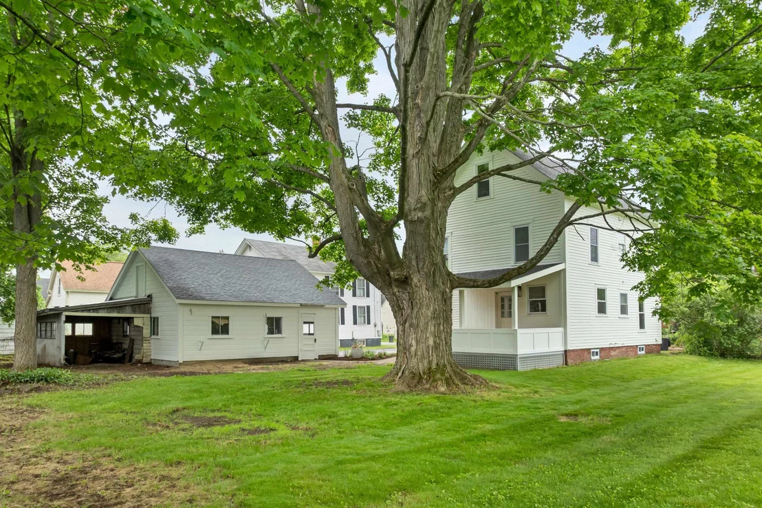 Photo of 33 Spruce