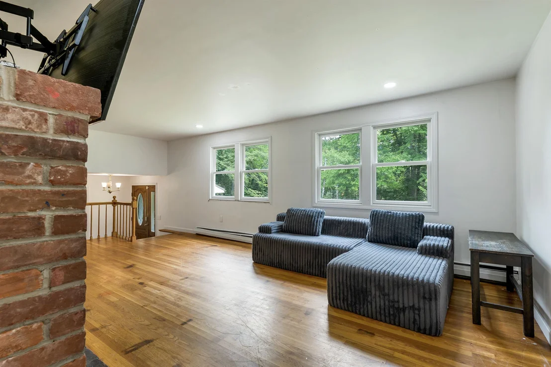 Photo of 263 Upper Troy