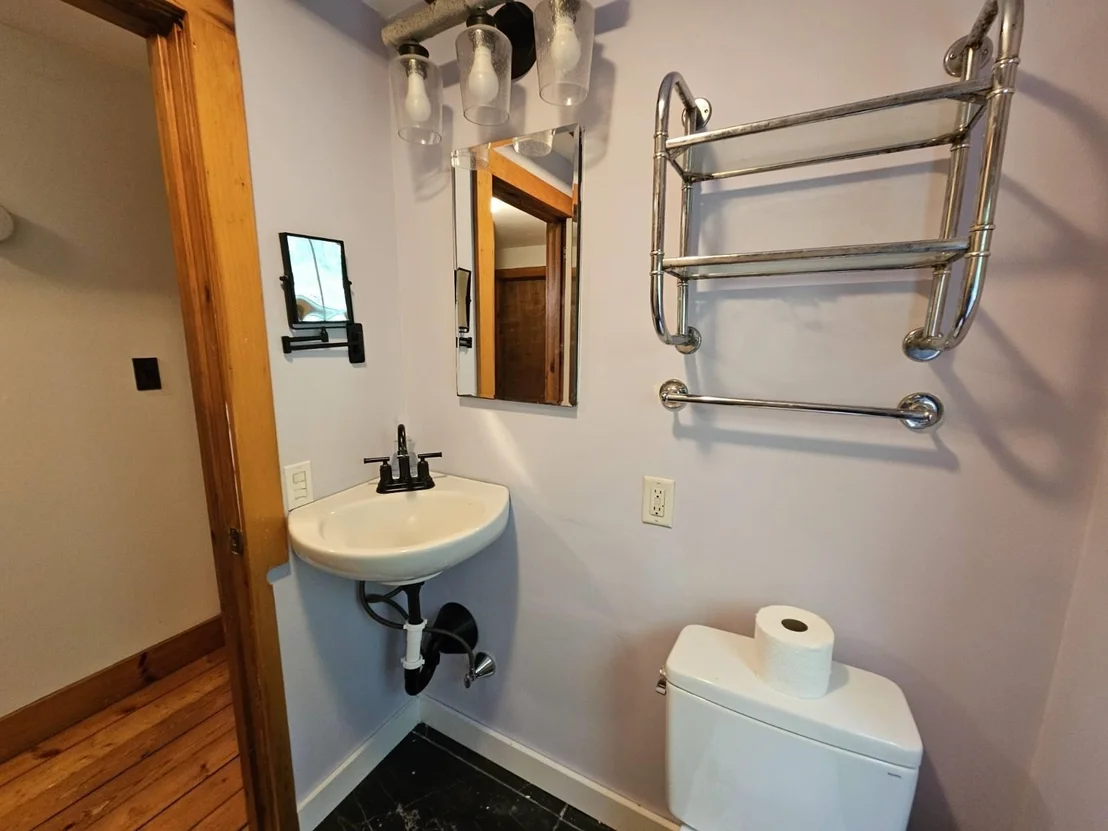 Photo of 423 Old Walpole