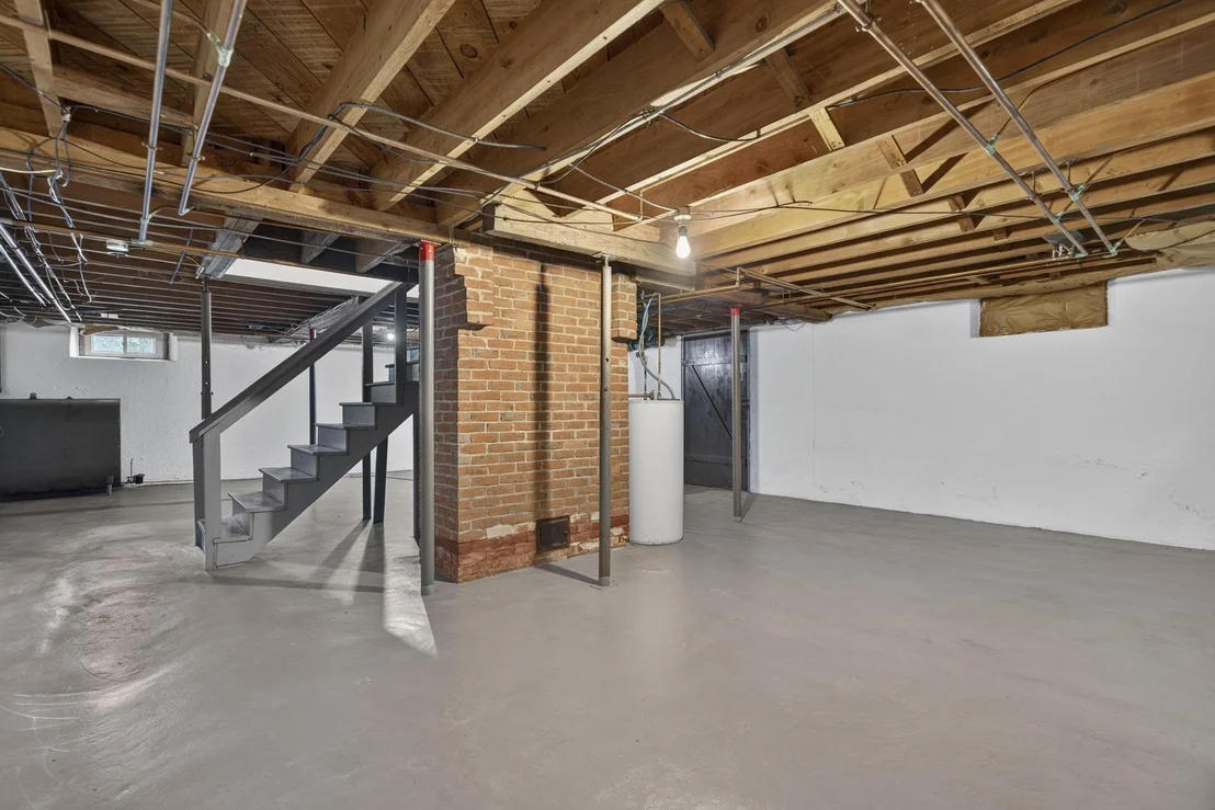 Photo of 831 Maple