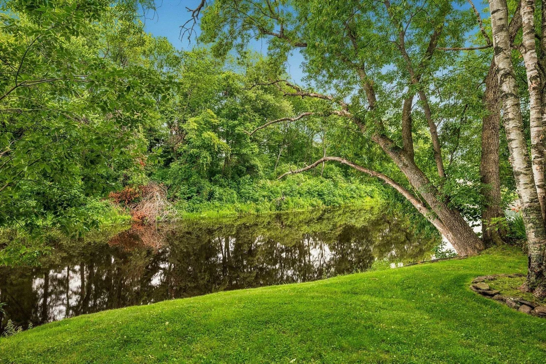 Photo of 34 River