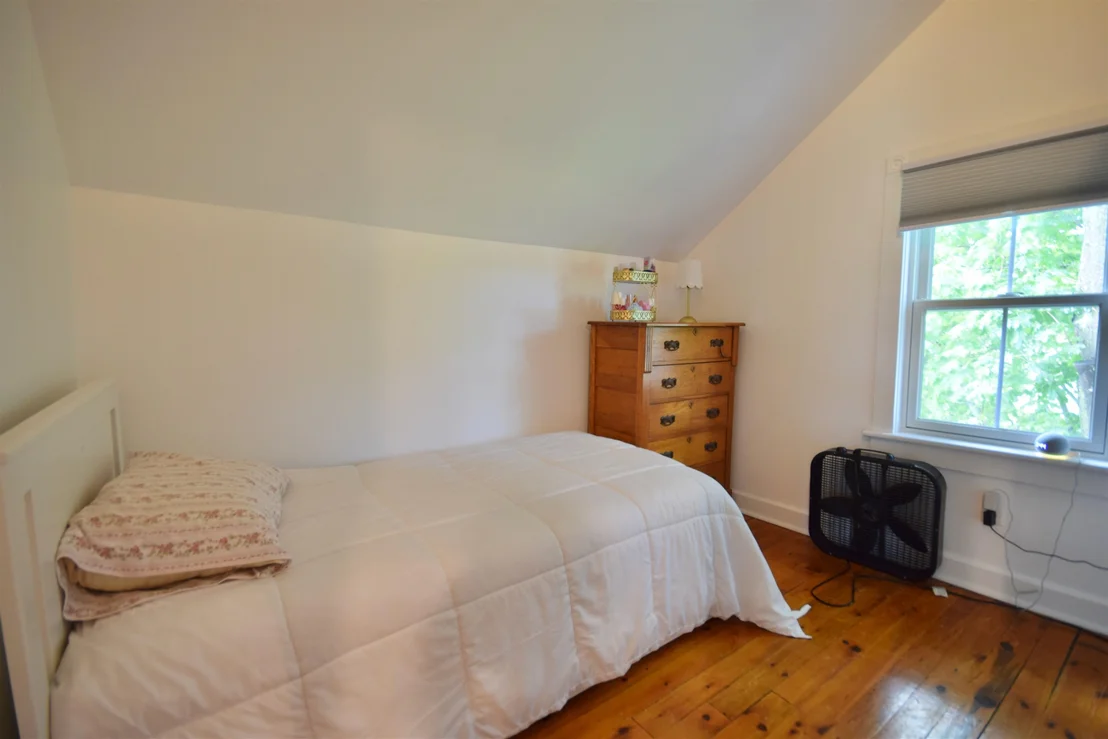 Photo of 2835 Mountain View