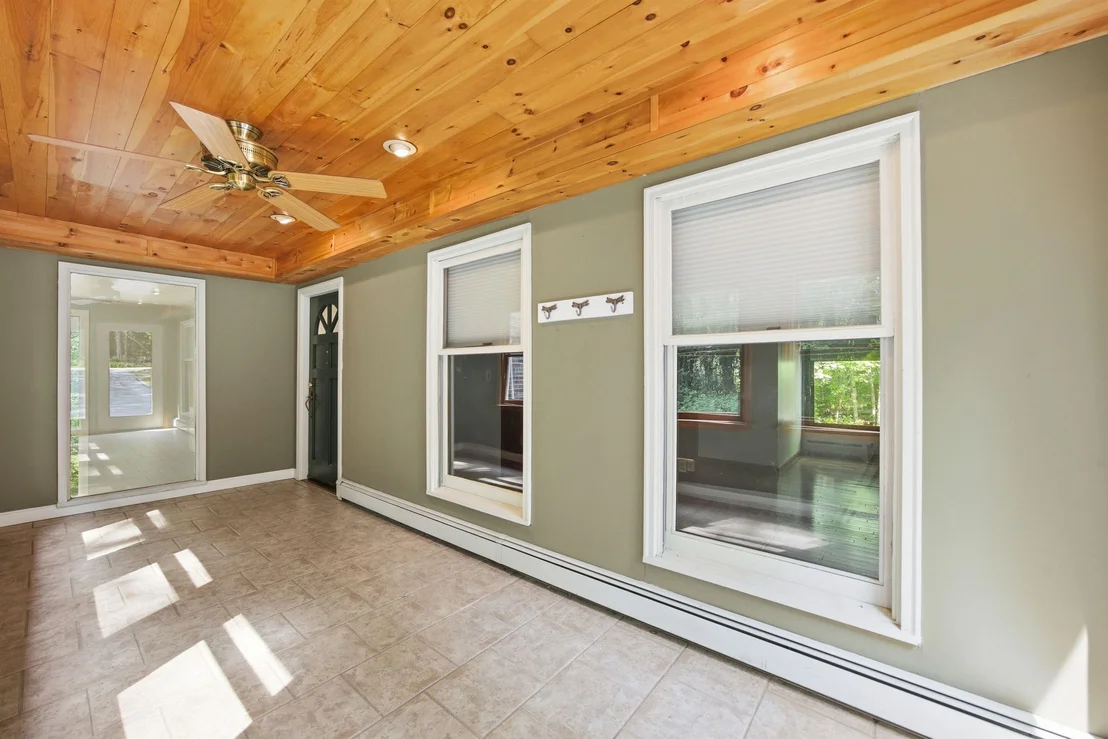 Photo of 135 Lower Straw
