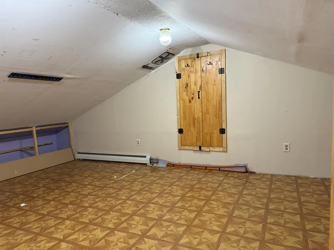 Photo of 2459 Highgate