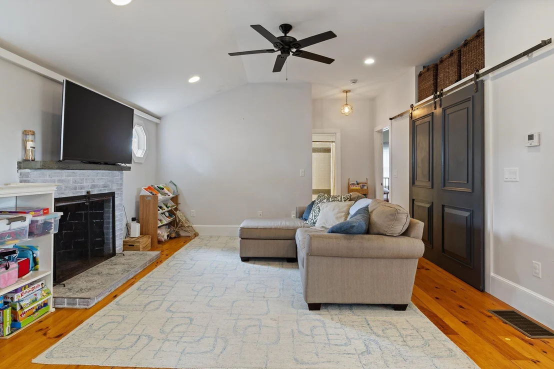 Photo of 24 Walnut