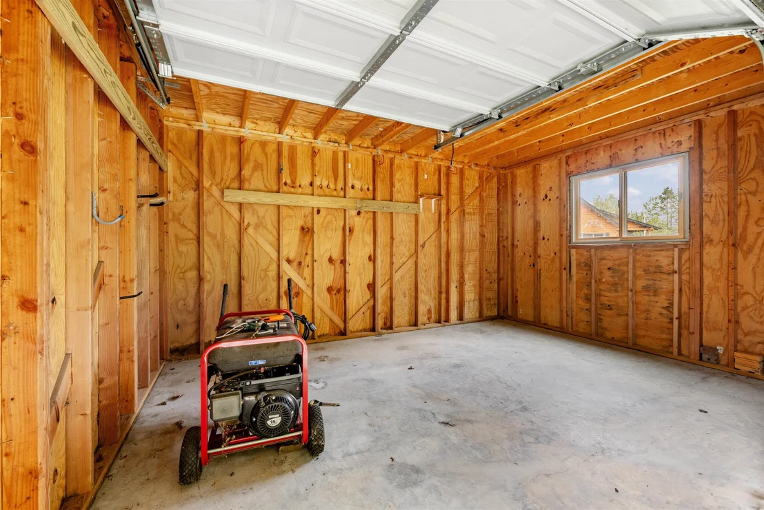 Photo of 44 Dubeau