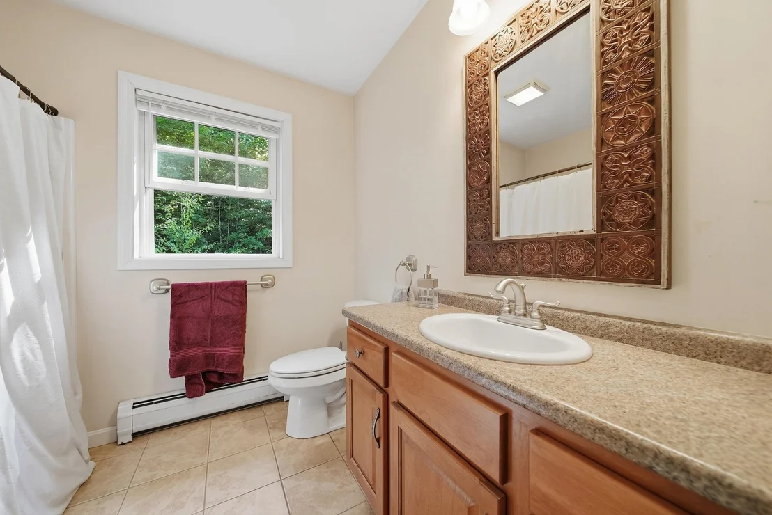 Photo of 298 Stocker Pond