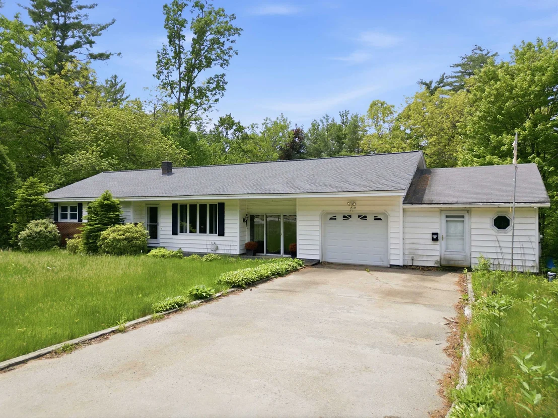 Photo of 219 Plain