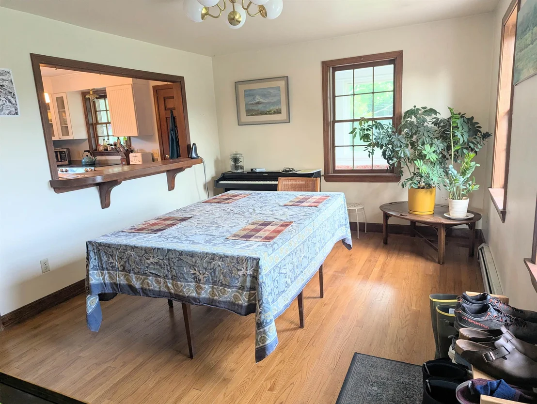 Photo of 3954 West Barnet