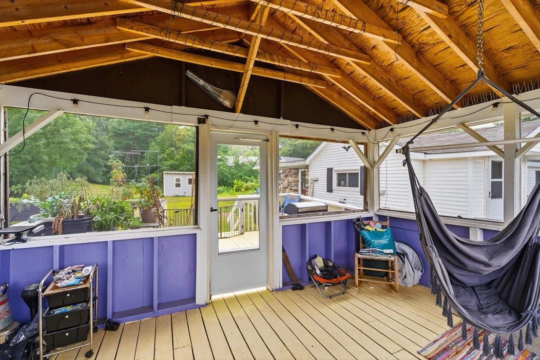 Photo of 33 Beacon Hill
