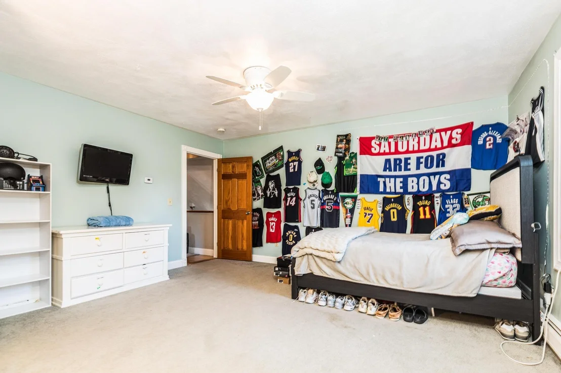 Photo of 2 Barnes
