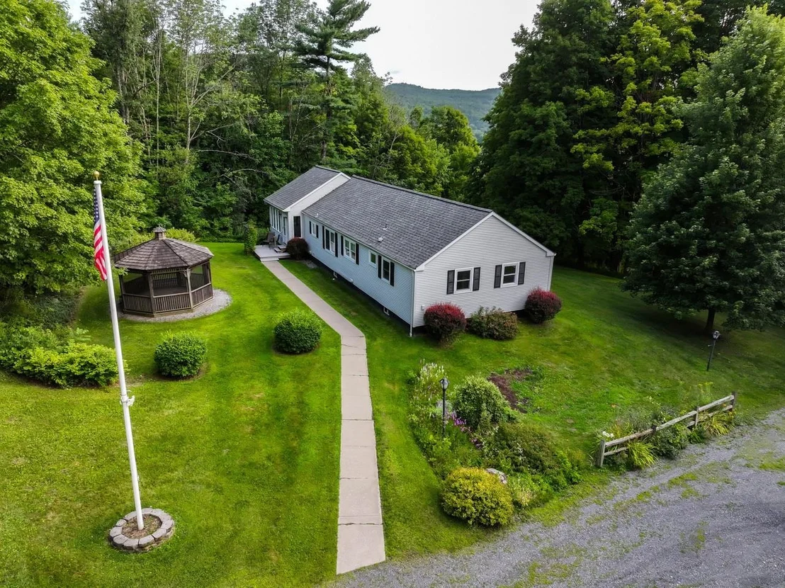 Photo of 240 Jericho