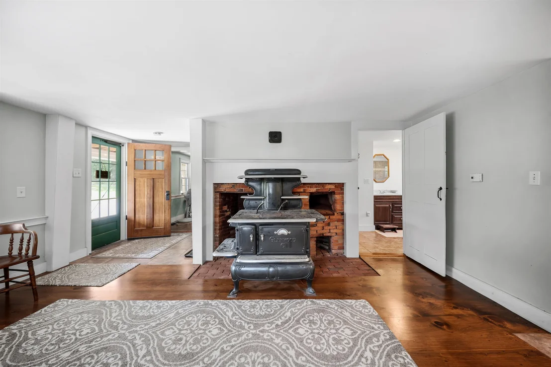 Photo of 164 Mason