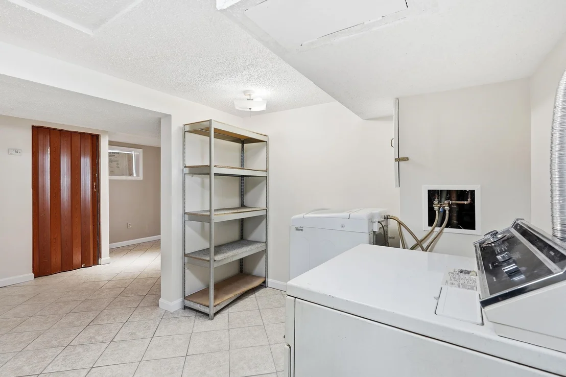 Photo of 98 Conant