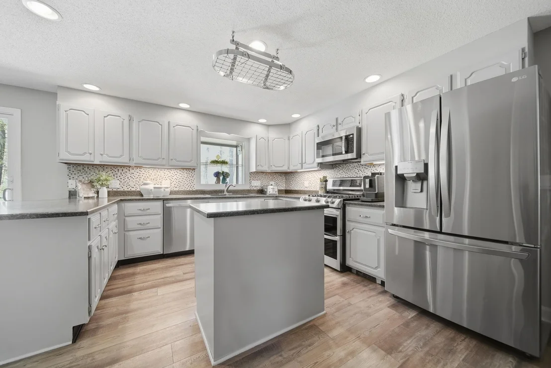 Photo of 11 River