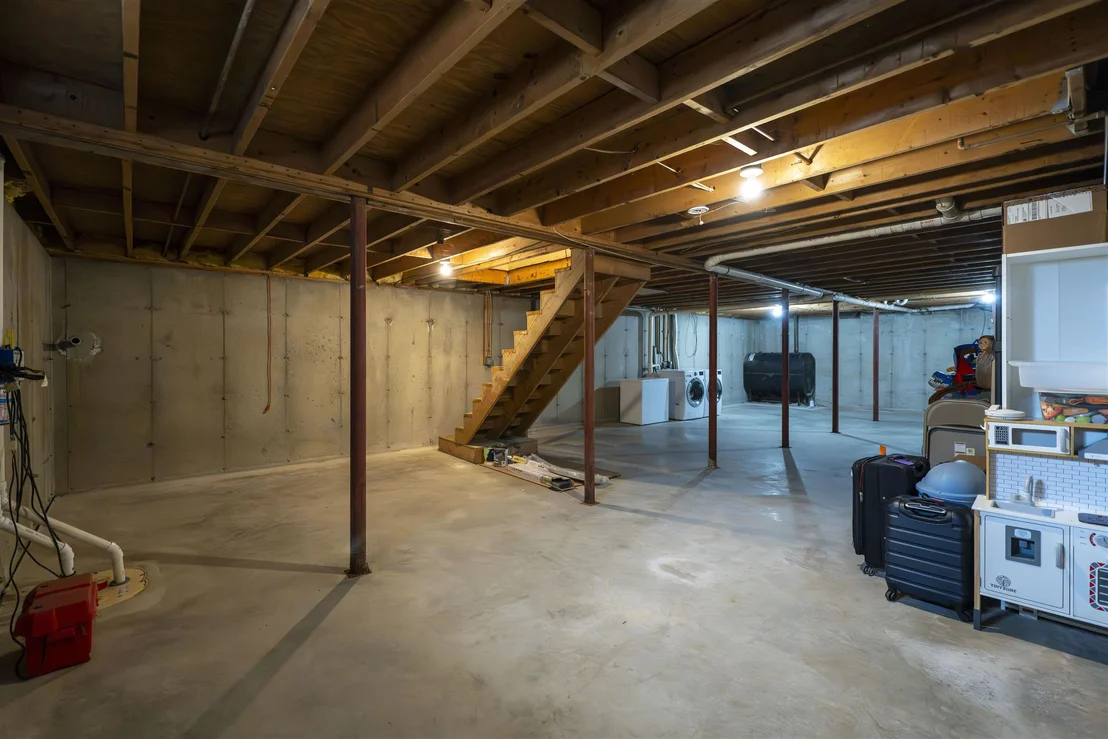 Photo of 401 Colonial