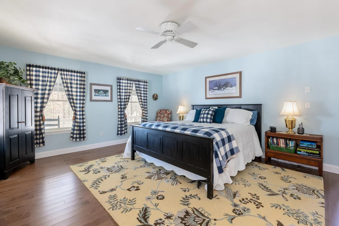 Photo of 8 Oak Knoll