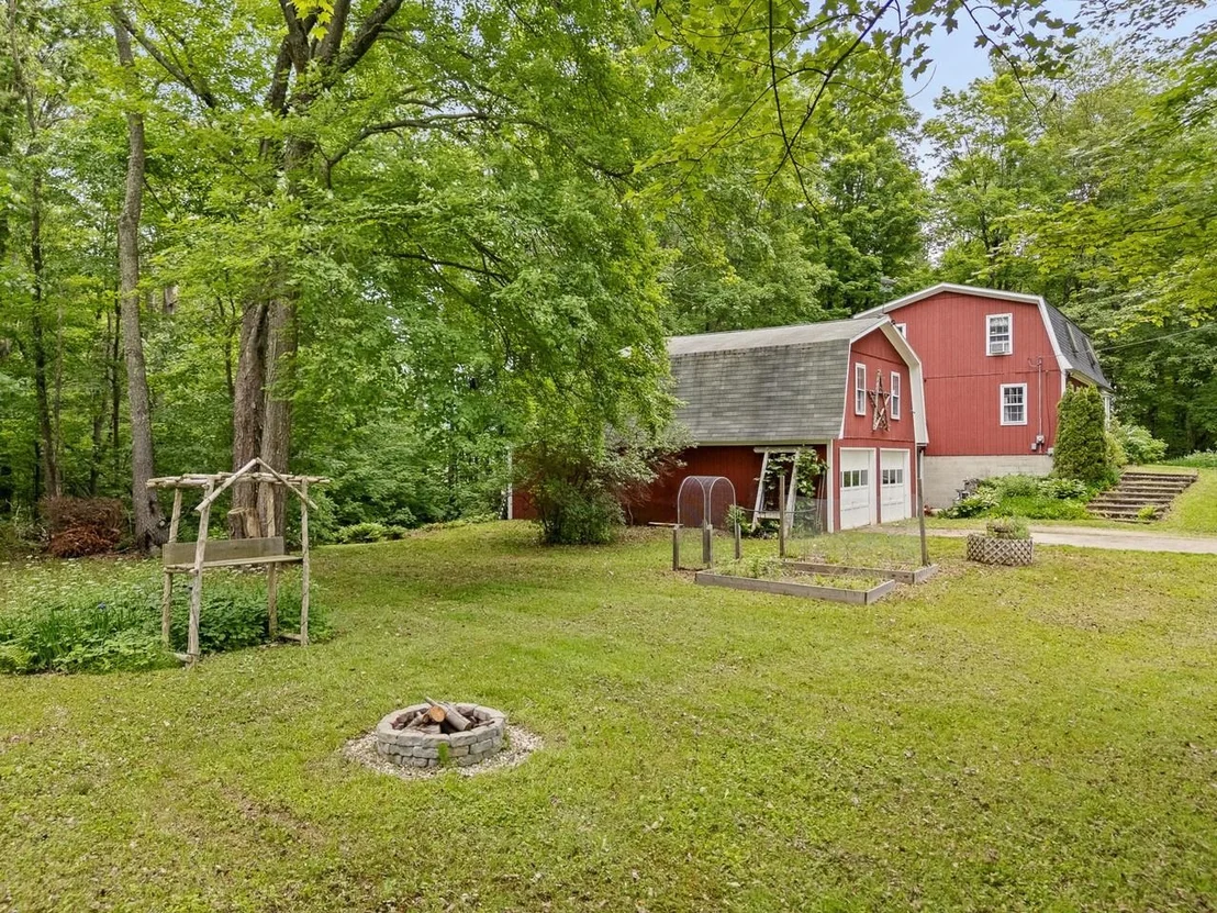 Photo of 1128 Hardscrabble