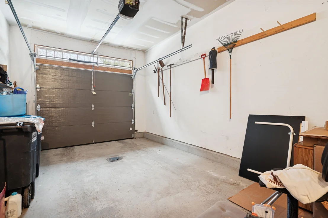 Photo of Unit 3B at 580 Murphys