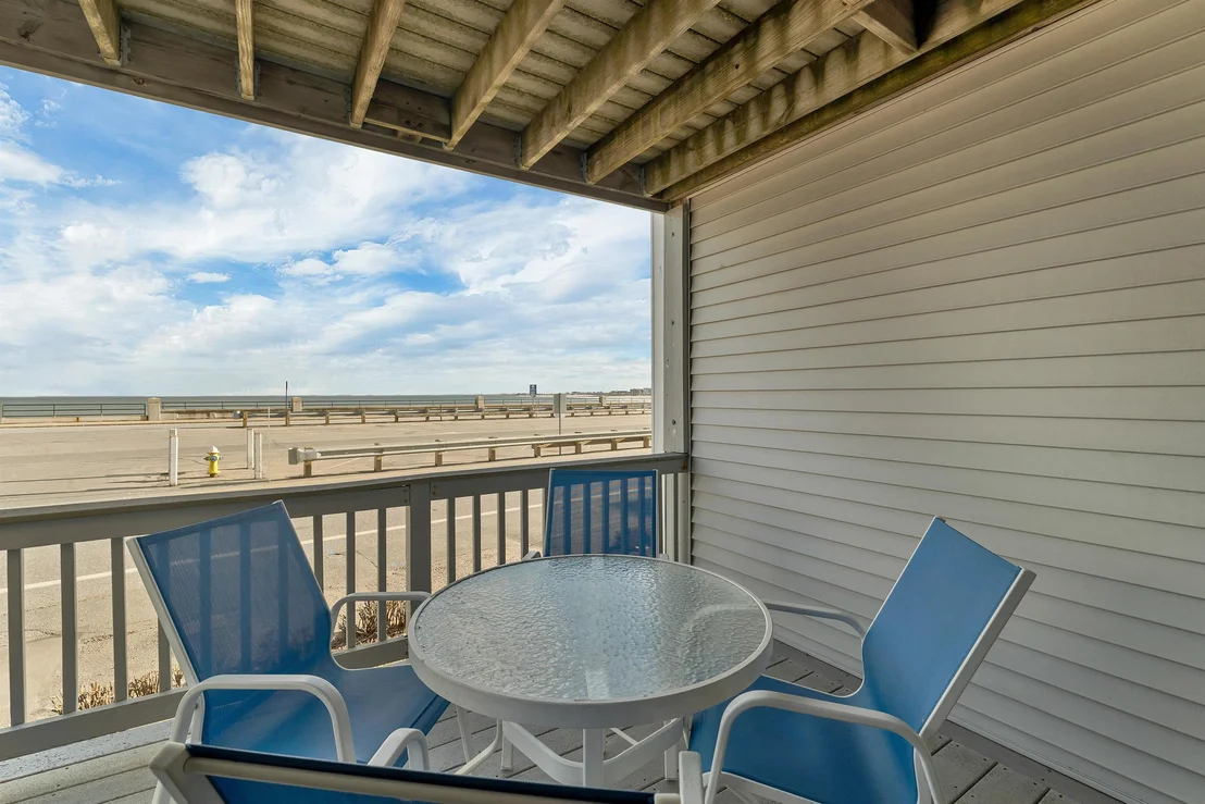 Photo of Unit N1 at 421 Ocean