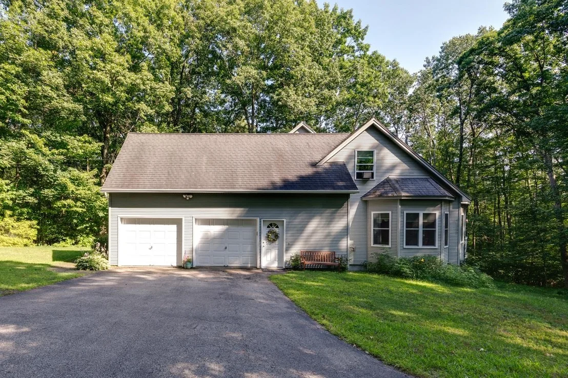 Photo of 14 Fieldstone