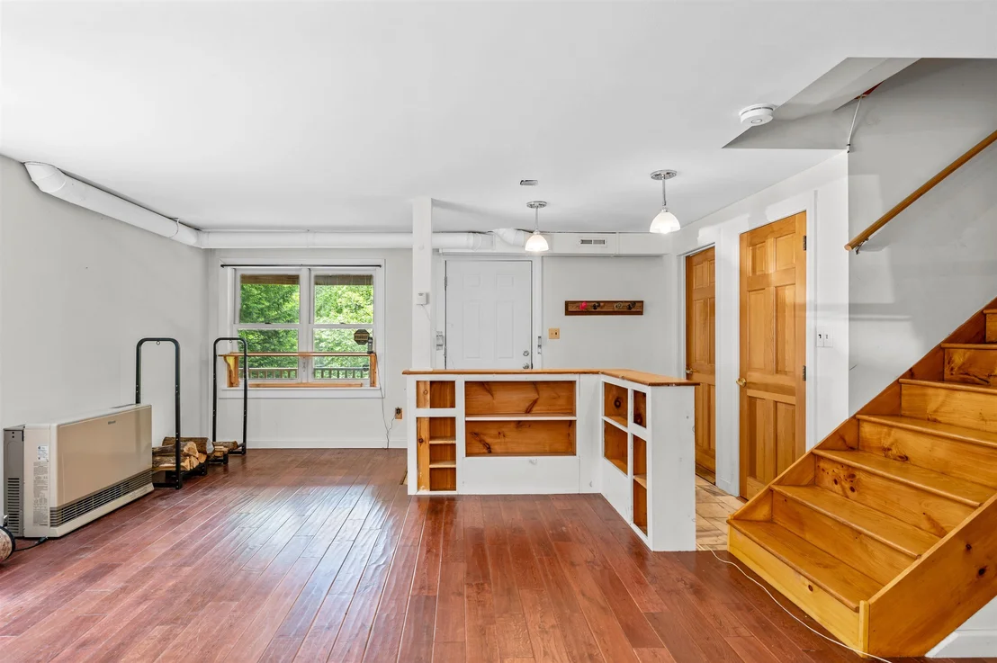 Photo of 384 West