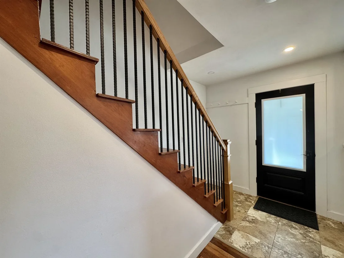 Photo of 424 Intervale Cross