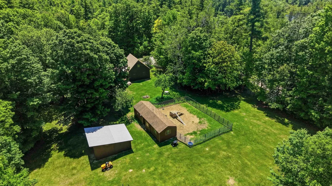 Photo of 291 Halfmoon Pond