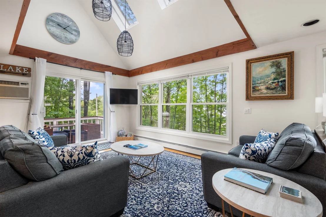 Photo of 10 Lakeview