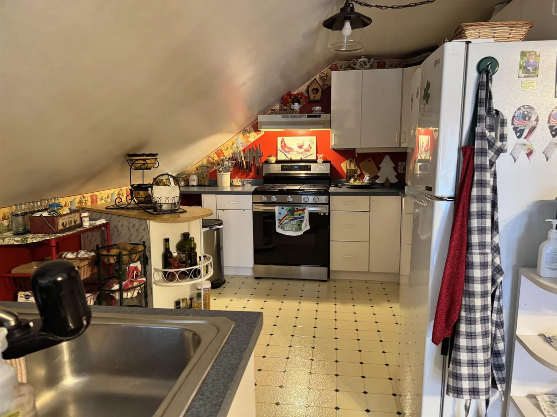 Photo of 64 Taylor