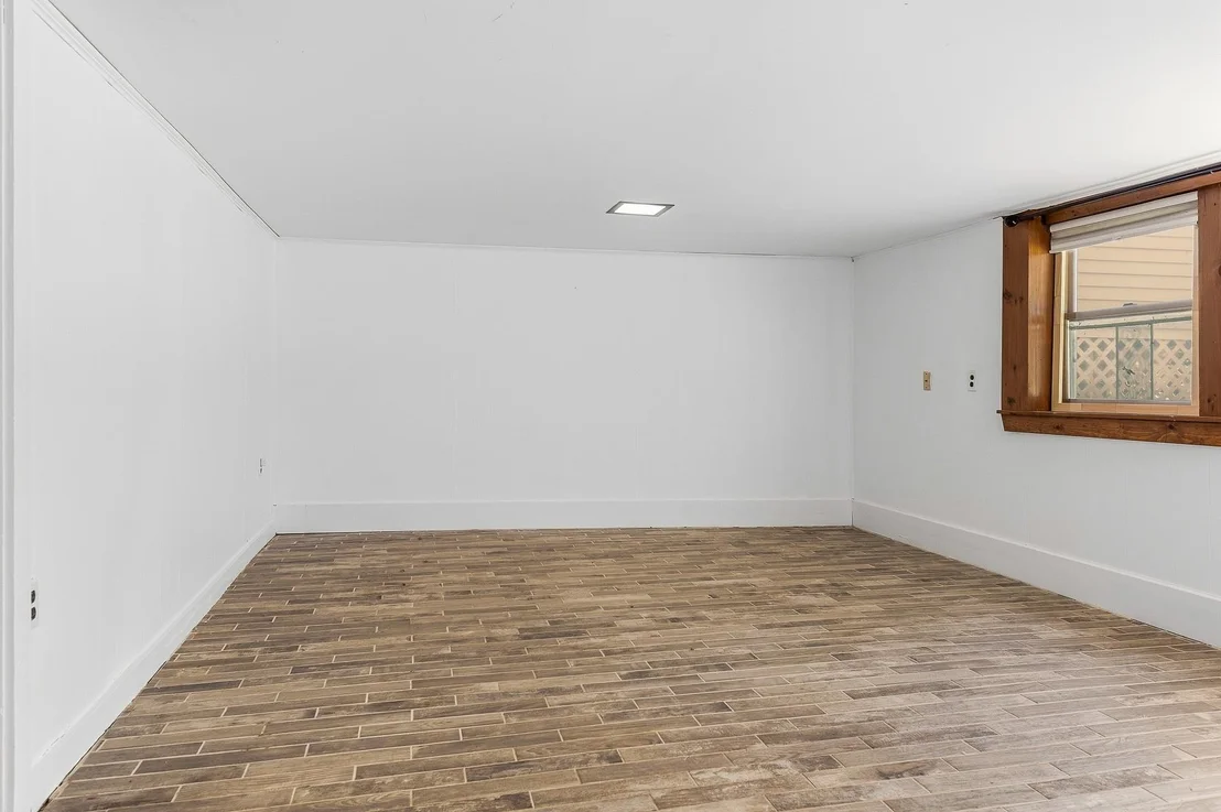 Photo of Unit D at 20 Epping