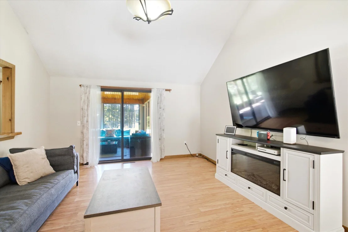Photo of 103 Lacy