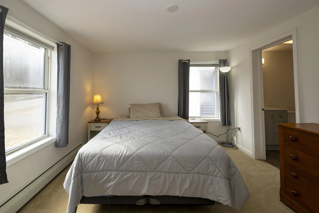 Photo of 401 Colonial